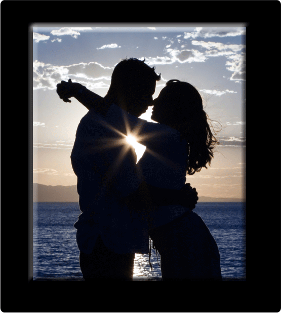 Frame-Master-couple-sunset